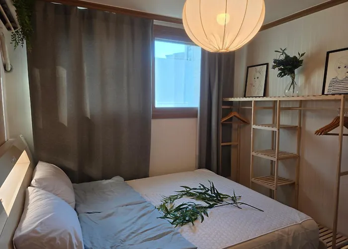 Bukhansan Hanok Elevator & Luggage 무료주차 Villa Seúl