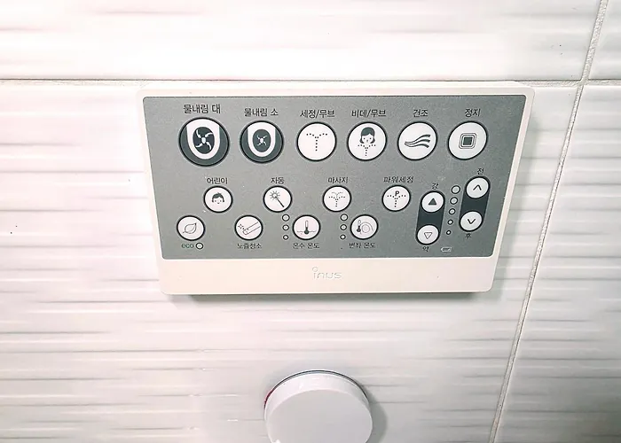 Bukhansan Hanok Elevator & Luggage 무료주차