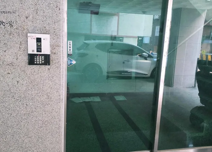 Bukhansan Hanok Elevator & Luggage 무료주차 Villa *